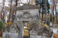 Чья-то могила на Лычаковском кладбище (Львов и область)