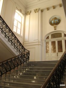 Внутри Кадетского корпуса очень красиво - парадную лестницу также отреставрировали (Одесса и область)