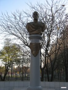 Памятник Великому князю Романову К.К. возле Одесского кадетского корпуса (Одесса и область)