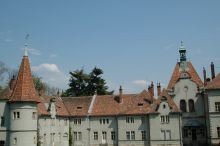 С 1946 года в замке действует санаторий "Карпаты" (Карпаты и Закарпатье)