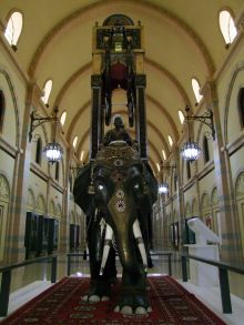 Шарджа. Слон в музее исламской культуры. (Объединённые Арабские Эмираты (ОАЭ))