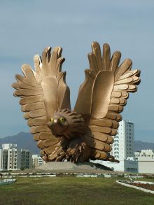 Огромная статуя орла на Фуджейре (Объединённые Арабские Эмираты (ОАЭ))