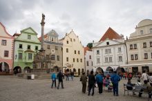 Городская площадь в Чешском Крумлове. Чумная колонна ставилась в тех городах, в которых после эпидемии чумы выжил хотя бы 1 человек (Чехия)