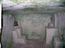 Монашеская келья. Помещение и "интерьер" вытесаны прямо в меловой скале (Европейская часть России)
