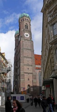Купола высотой в 99 иетров - самая высокая точка города (Германия)