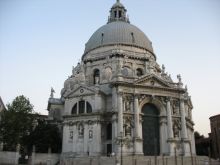 Базилика Санта-Мария делла Салюте в Венеции (Италия)