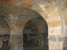 Подземные помещения замка. Здесь хранились бочки с вином, старинные фамильные вещи (Одесса и область)