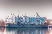 Крейсер Аврора на фоне Нахимовского военно-морского училища (Санкт-Петербург и область)