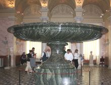 Чаша из яшмы в «Эрмитаже». 1843 г. Вес около 20 тонн (Санкт-Петербург и область)