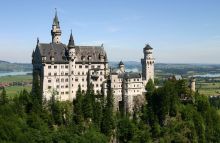 Нойшванштайн - один из красивейших замков Германии (Германия)