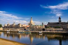 Река Эльба и панорама Дрездена (Германия)