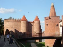 Крепость Барбакан - ворота и укрепление вокруг старого города (Польша)