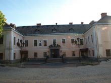 Белый дворец Ракоци в Мукачево (Карпаты и Закарпатье)