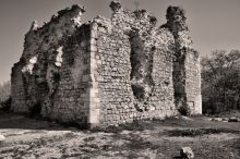 Руины Середнянского замка (Карпаты и Закарпатье)