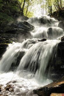 Водопад Шипот в Пилипце. Особенно полноводен весной после таяния снегов (Карпаты и Закарпатье)