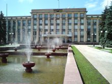 Каскад фонтанов у здания горсовета (Донецк и область)