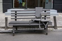 Памятник стульям. Хрещатик, Пассаж (Киев и область)