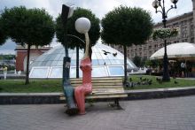 Памятник влюбленным фонарям на площади Независимости (Киев и область)