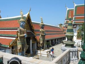 Территория храма Изумрудного Будды (Wat Phra Kaew) (Тайланд)