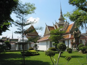 Территория храма Арун (Wat Arun) (Тайланд)