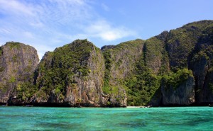 Неприступные и живописные скалы побережья Краби (Тайланд)