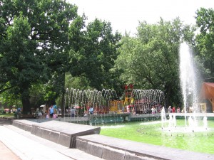 В парках и скверах Харькова очень много фонтанов (Харьков и область)