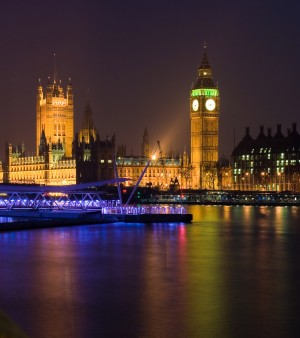 Ночной вид на Биг-Бен и здание Парламента (Лондон)