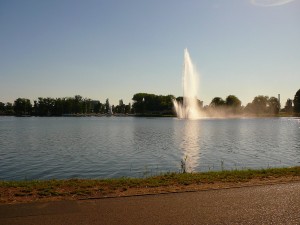 Фонтан в Мальтанском озере (Польша)