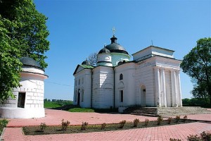 Георгиевская церковь в боковом ракурсе (Чернигов и область)