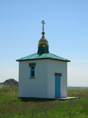 Часовенка на территории Каменных могил (Донецк и область)