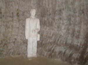 Памятник шахтеру из соли (Донецк и область)