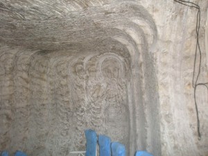 Лики святых у церкви в соляных пещерах (Донецк и область)