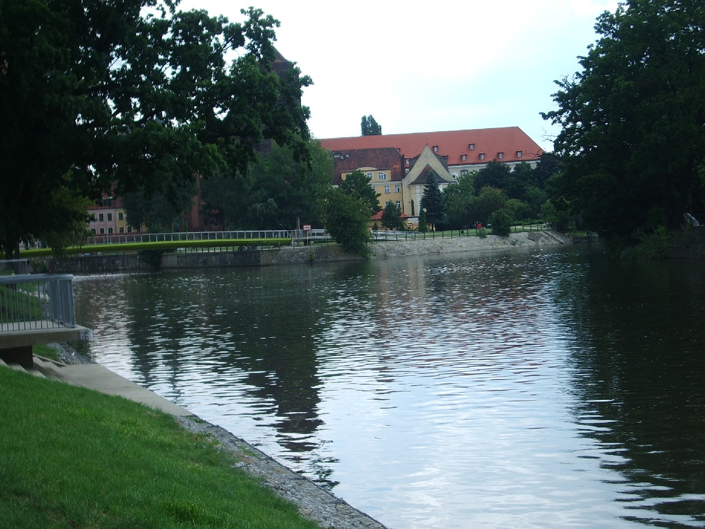 Река Одра во Вроцлаве
