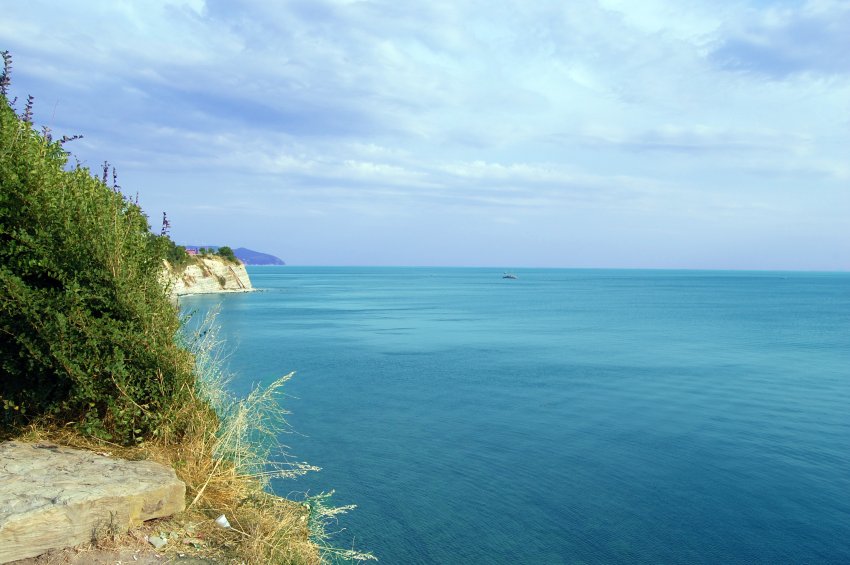 Фото достопримечательностей Кавказа и Черноморского побережья: Раскинулось море широкое