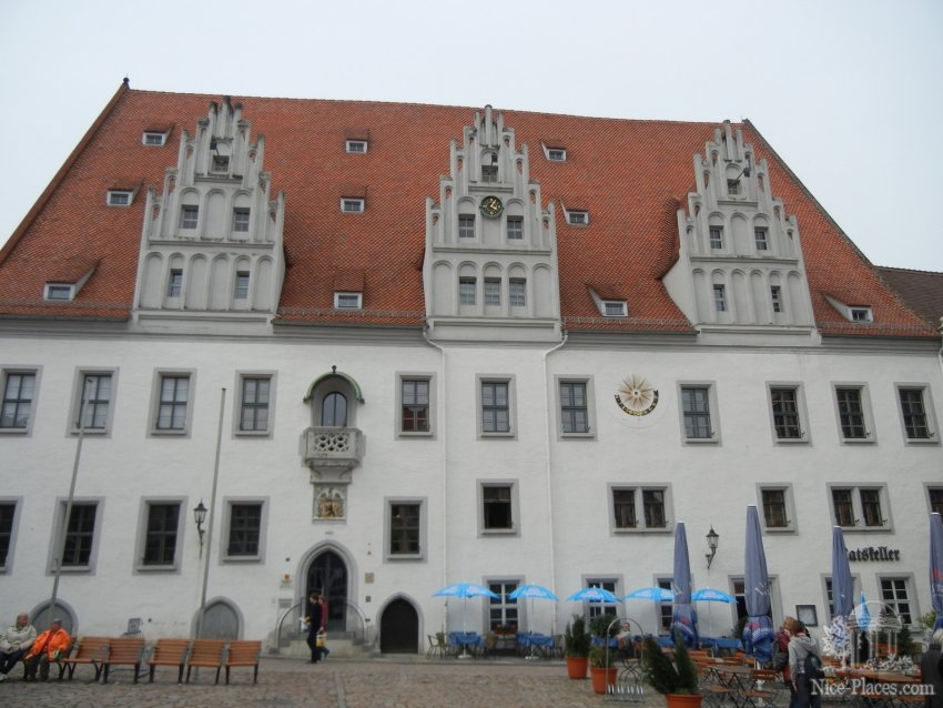 Фото достопримечательностей Германии: Самая старая ратуша в Саксонии. Была построена в 1480-х годах