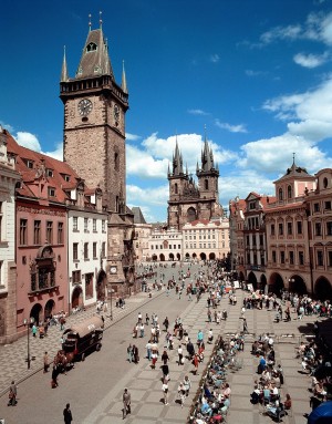Башня городской ратуши, и вид на Староместскую площадь (Чехия)