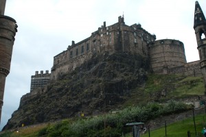Эдинбургский замок крупным планом (Великобритания (Англия))