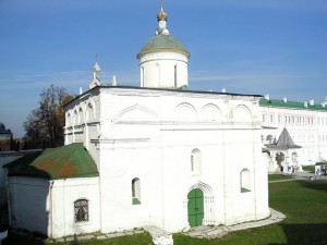 Архангельский собор - одно из старейших строений на территории Рязанского кремля (Европейская часть России)