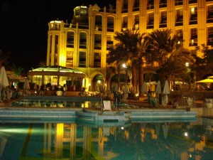 Отель Эйлата, своей роскошью напоминающий дворец (Израиль)