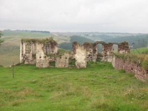 Село Подзамочек. Руины старинного замка (Тернополь и область)
