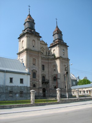 Збаражский костел в архитектуре монастырря бернердинцев (Тернополь и область)