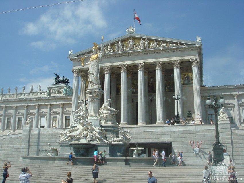 Фото достопримечательностей Вены: Здание Венского парламента