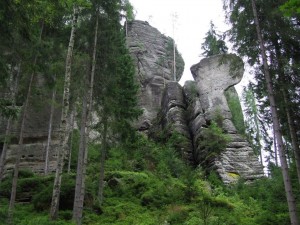 Скалы в Теплице, природа рождает причудливые образы из камня (Чехия)
