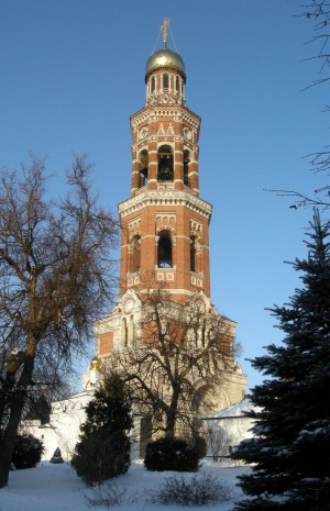 76-метровая колокольня, построенная архитектором Цеханским в 1901 году в псевдорусском стиле (Европейская часть России)