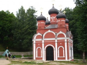Святой источник и церковь возле него (Европейская часть России)