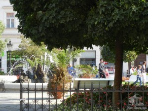 Кошице, Главная улица. Вид на фонтанчик (Словакия)
