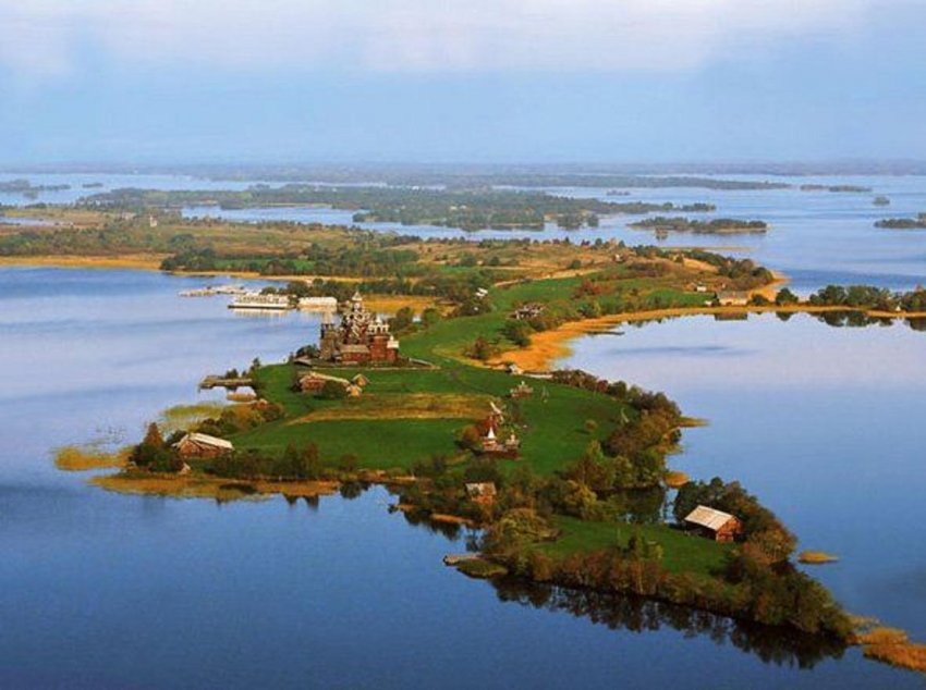 Фото достопримечательностей Карелии: Остров Кижи с высоты птичьего полета