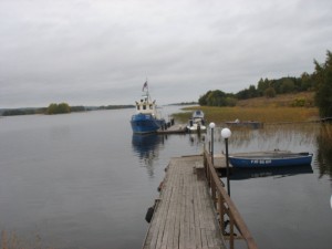 Причал - начало экскурсии по острову Кижи (Карелия)