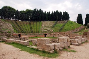 Остатки античного театра в Тиндари (Италия)