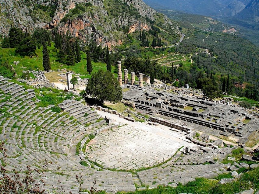 Фото достопримечательностей Греции: Древнегреческий амфитеатр в Дельфах